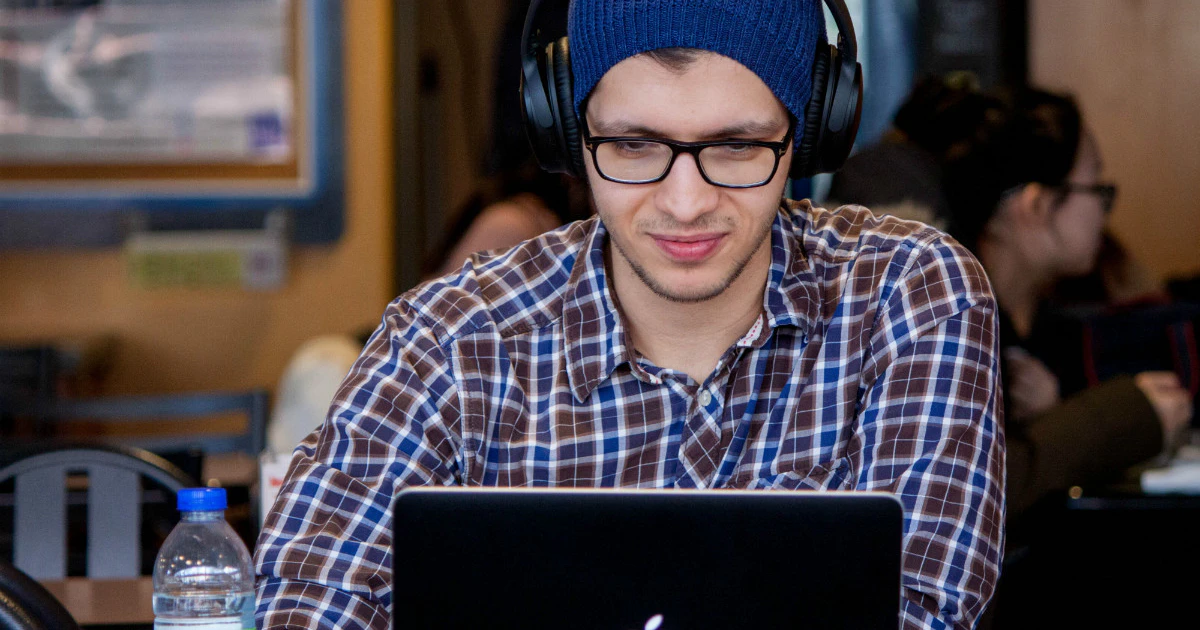 Should Coders Specialize or Generalize to Succeed in Their Career?