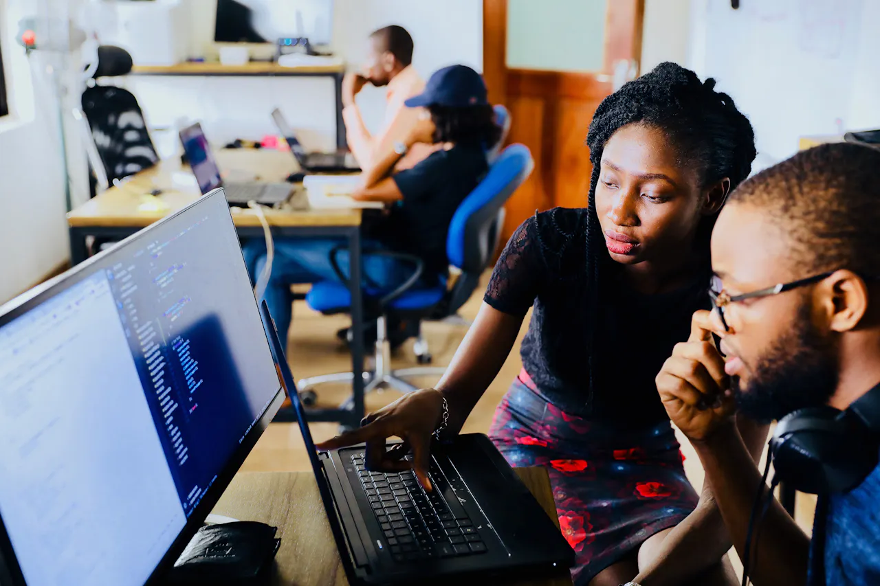 Women learning cybersecurity skills 9bf6i